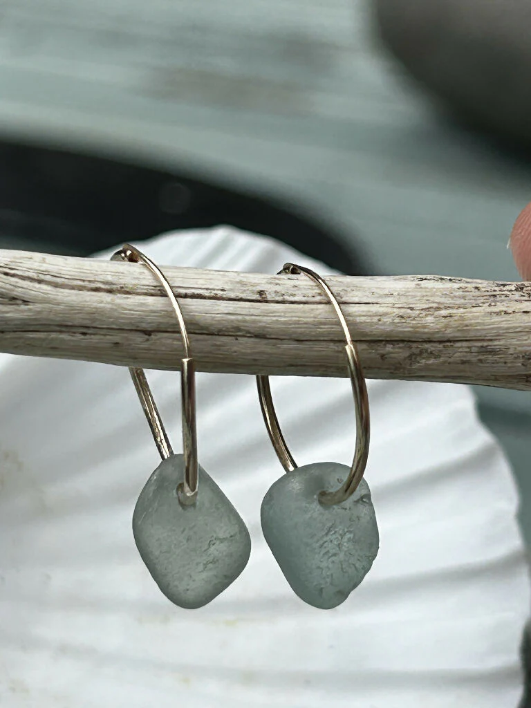 Aqua green Seaglass 9ct gold Earrings - Image 4