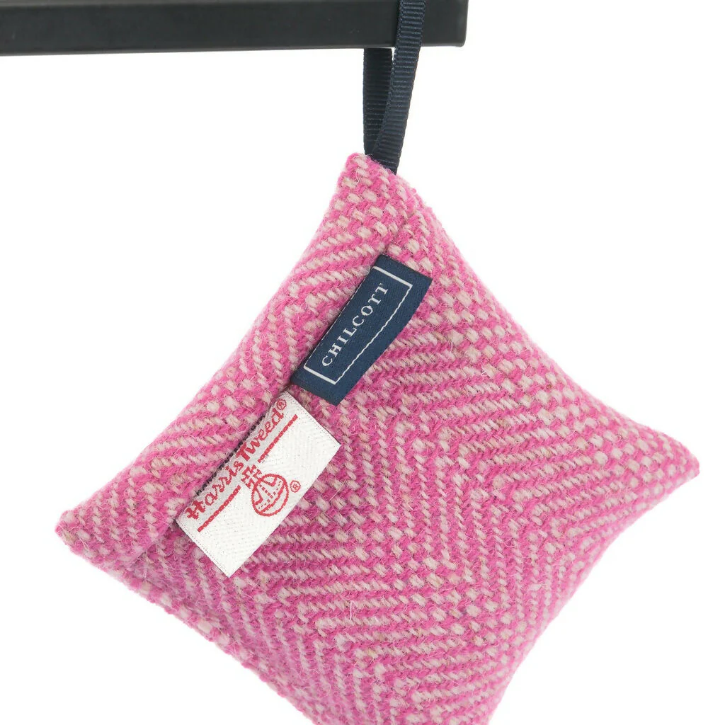 Chilcott Harris Tweed® Lavender Bags and Key Chains - Image 8