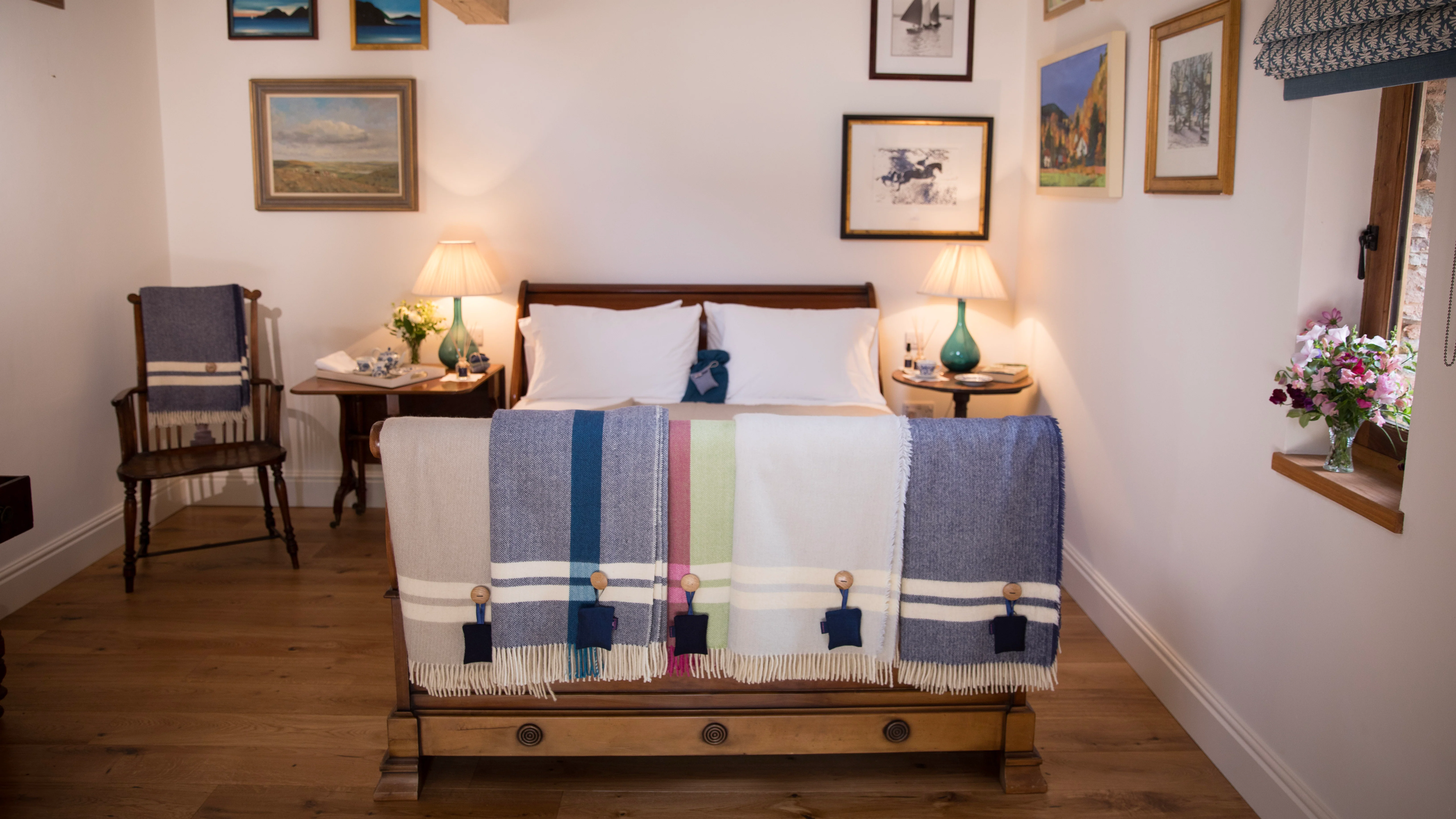 Chilcott Timeless Blanket - Navy - Image 4