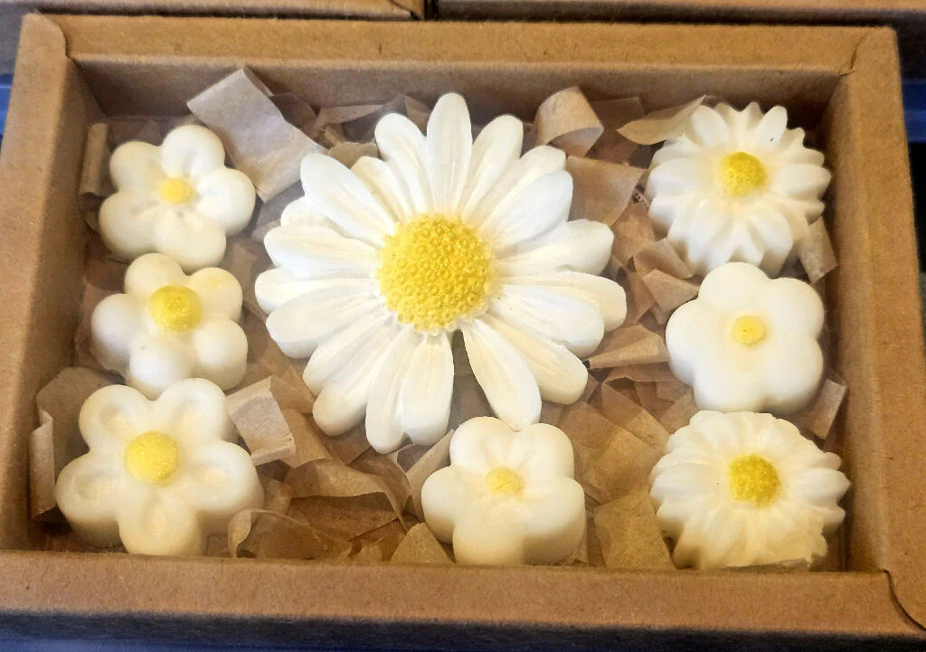 Floral Soy Wax Melt Gift Set – Perfume Inspired, Vegan Friendly - Image 7