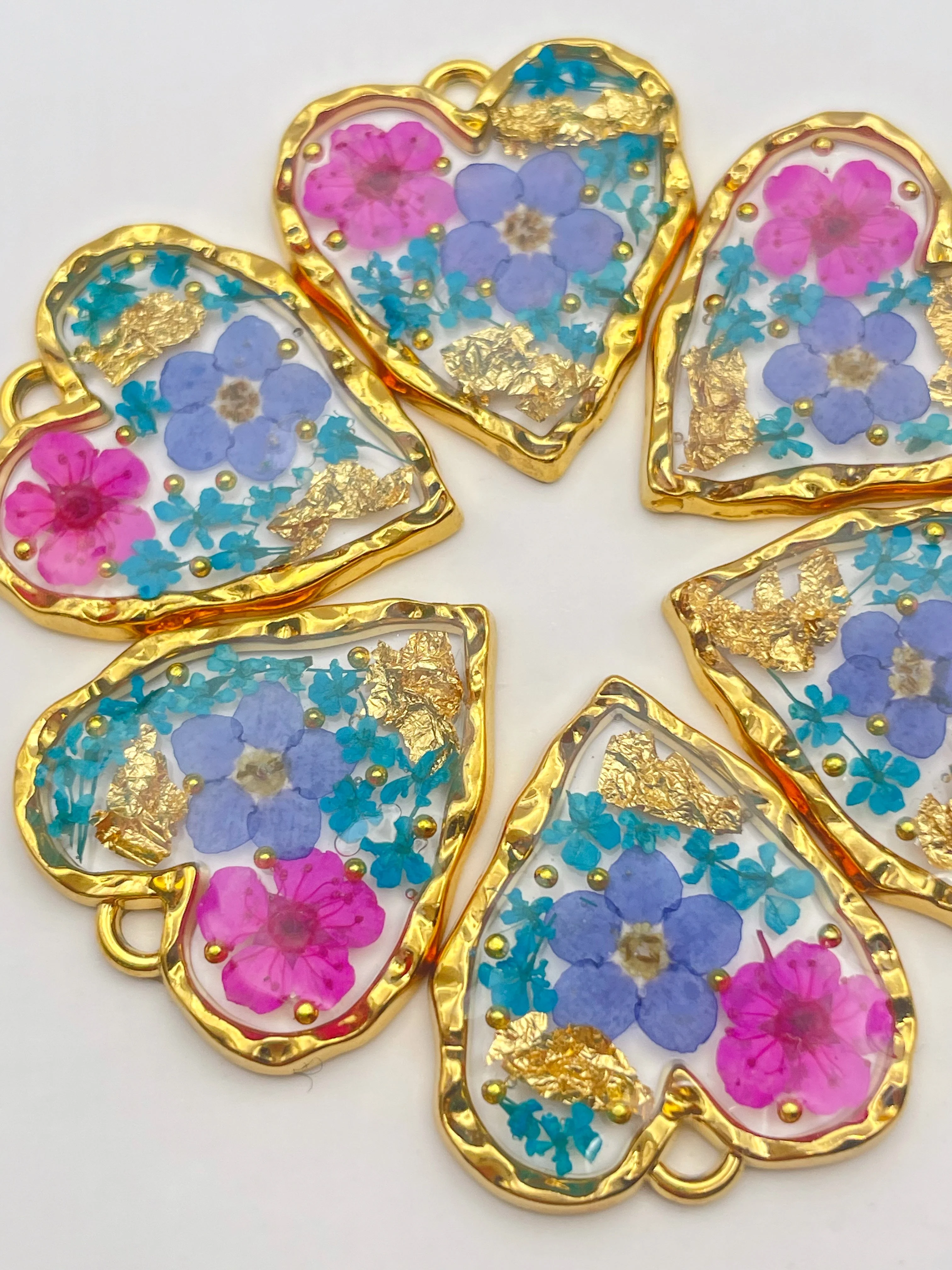 Heart earrings with forget-me-not and pink flowers - Image 6