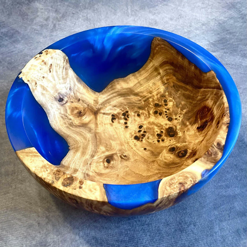 Mappa Burr and Cobalt Blue Resin Hybrid Bowl (195mm) | Handmade Wooden Gifts UK - Image 4
