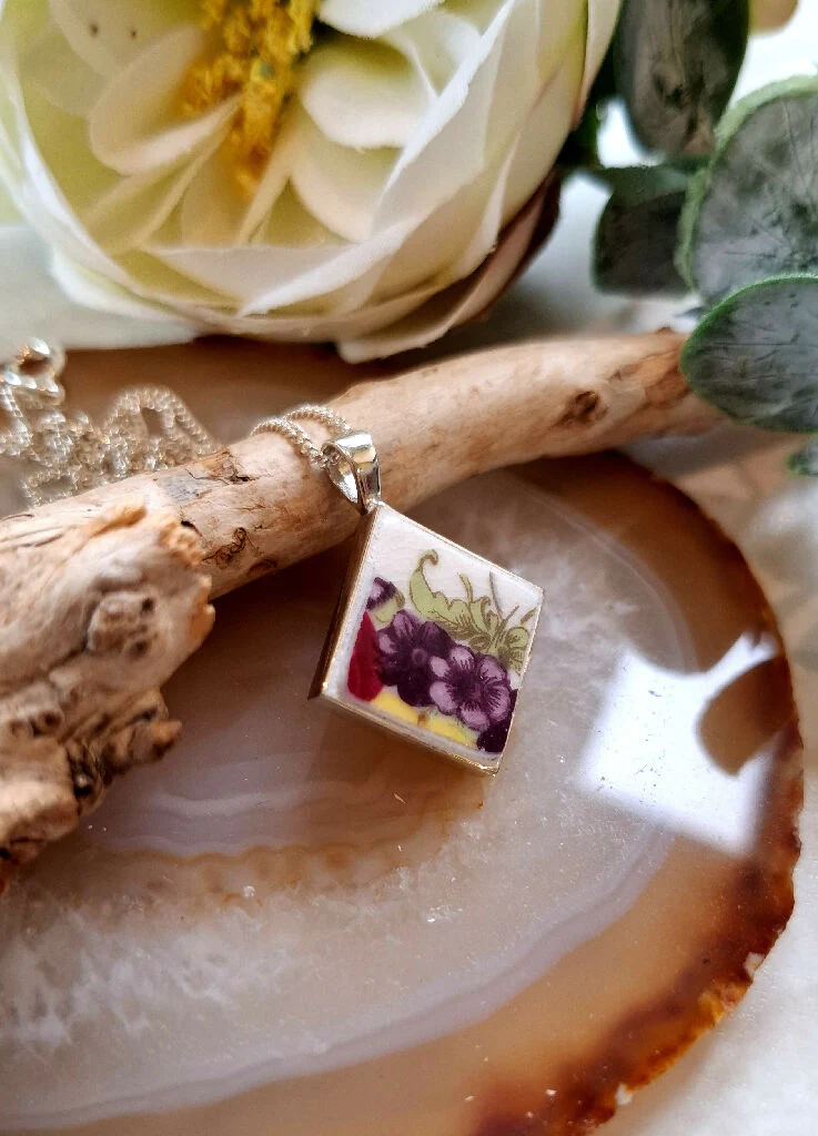 Pansy Broken China Pendant - Image 4