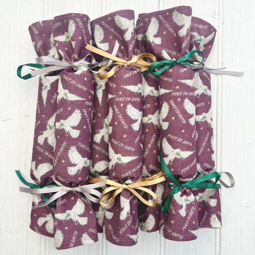 'Peace On Earth' Linen Napkin Crackers - Image 2