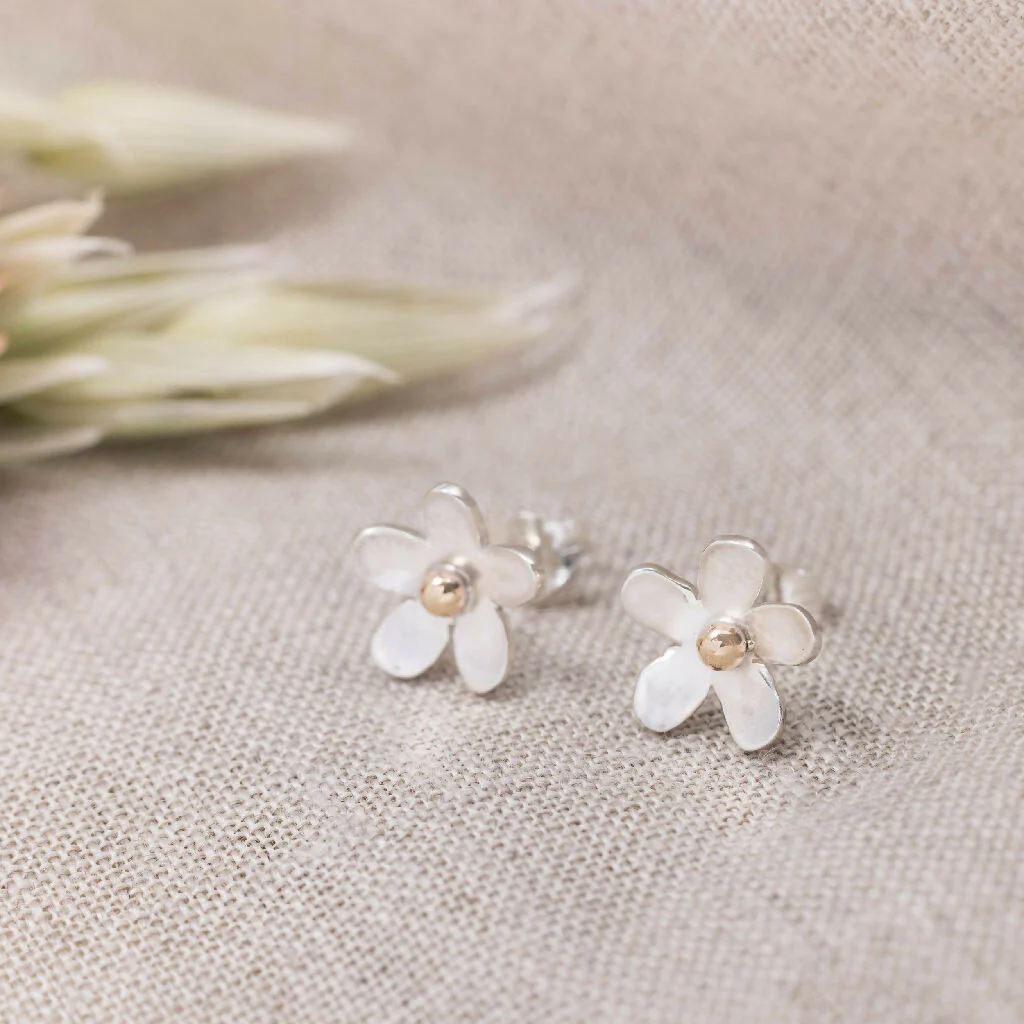 Silver Daisy Stud Earrings - Image 6