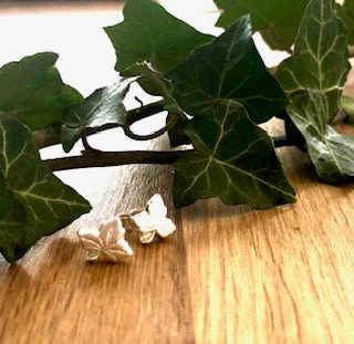 Silver Ivy Leaf Ring - Image 2