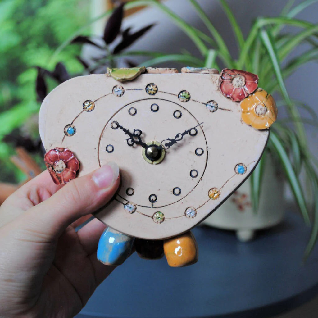Small Mantel Clock with Flower Petals - Image 2