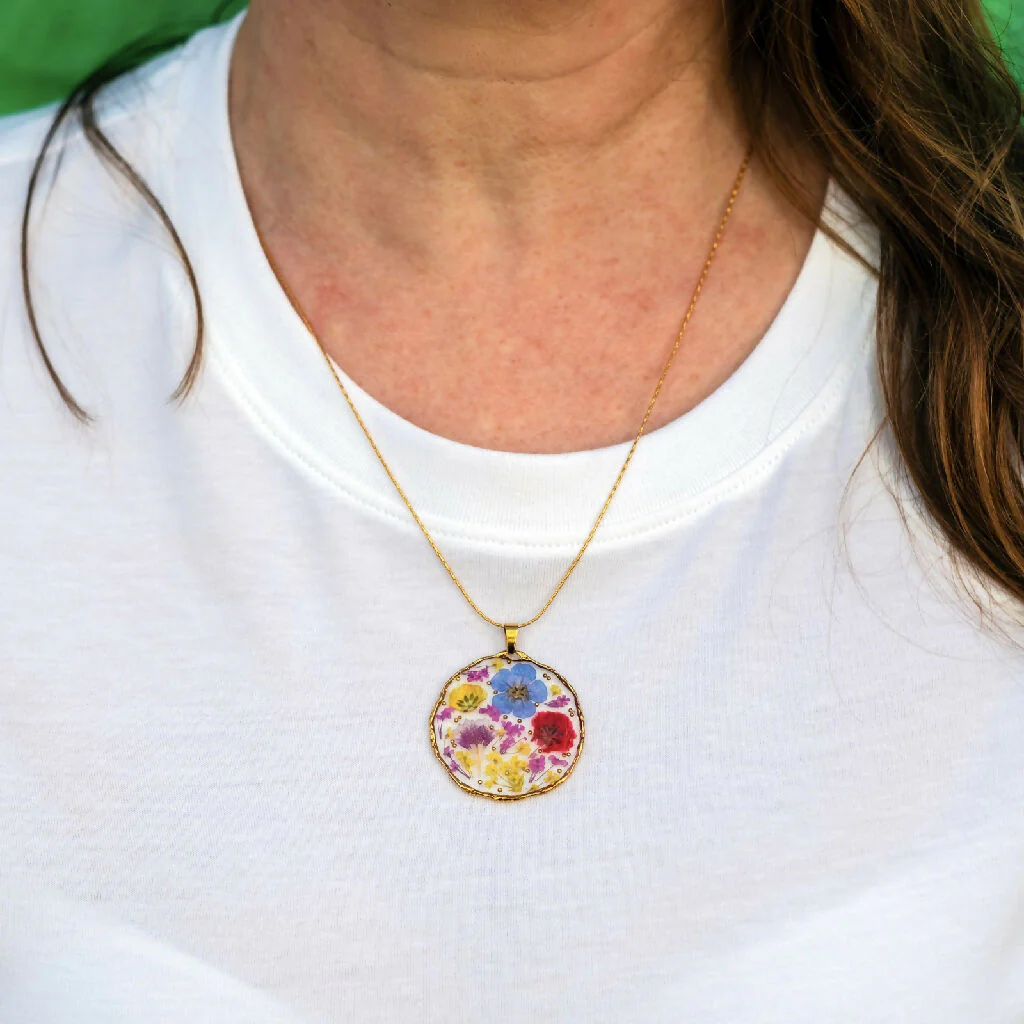 Statement necklace with colourful flowers in silver - Image 8