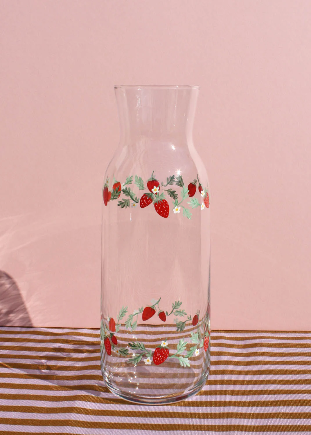 Strawberry glass carafe - Image 4