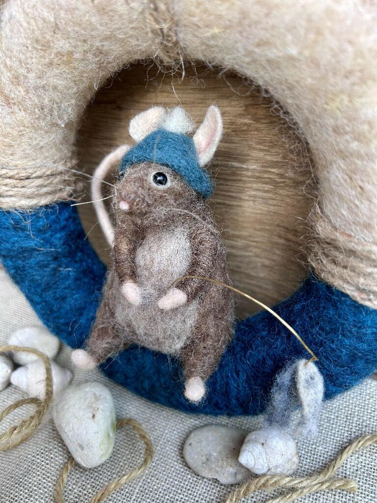 Whimsical Needle-Felted Beach Mouse in Fisherman Hat on Coastal Wreath - Image 7